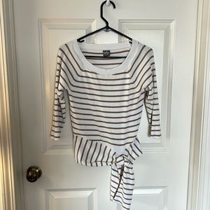 White and Tan size L Soho 3/4 sleeve shirt with waist tie